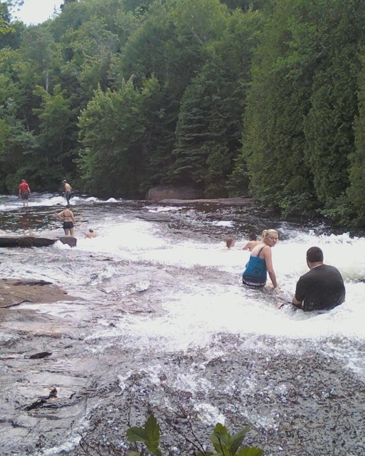 Gite Parc Mauricie B&B Saint Mathieu Du Parc Zewnętrze zdjęcie
